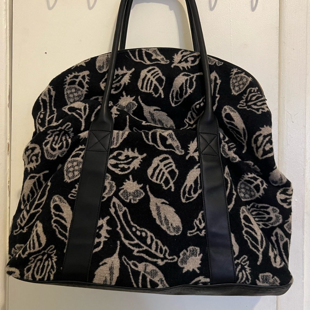 Barely Used Pendleton Weekend Bag - image 4